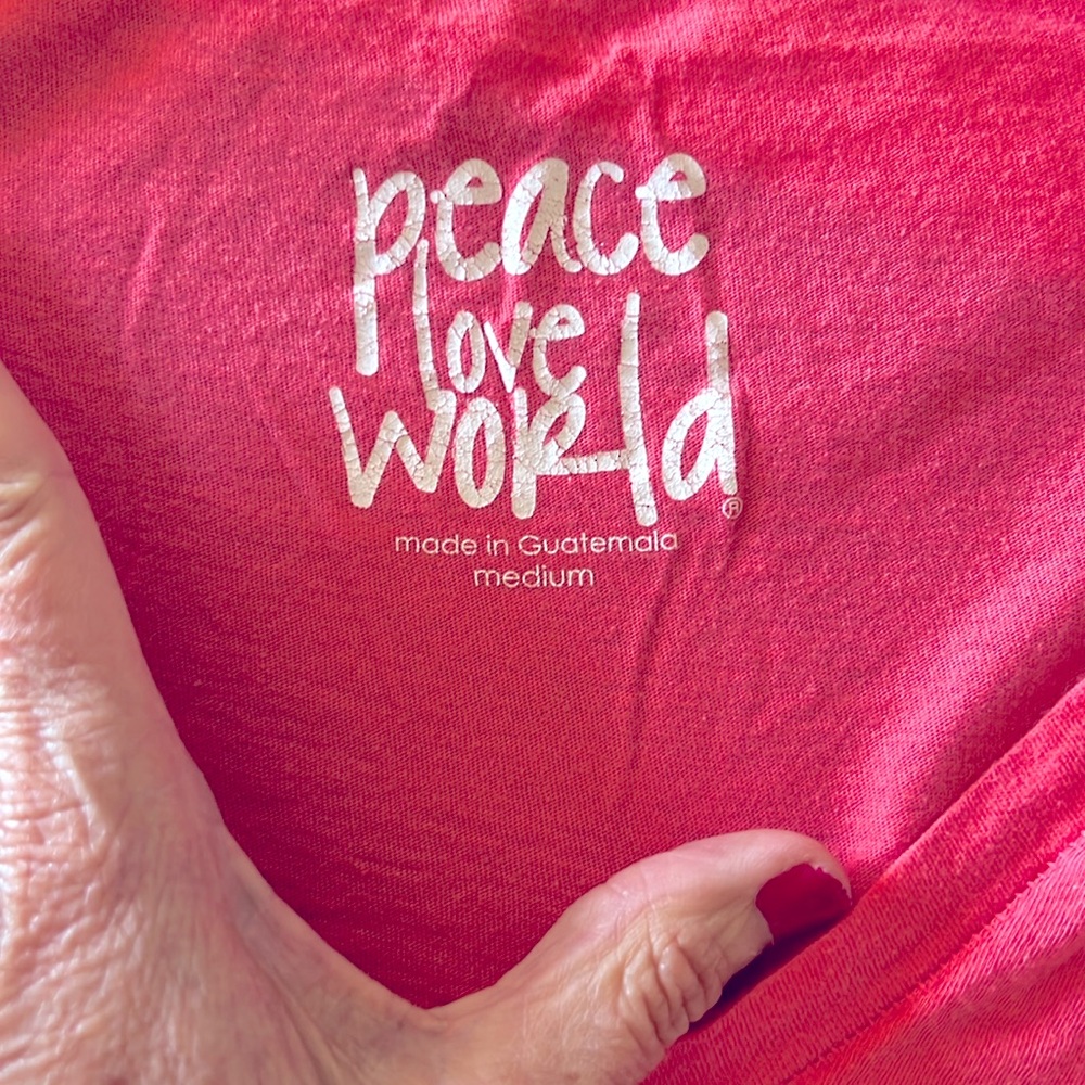 Peace Love World t-shirt - Picture 2 of 4